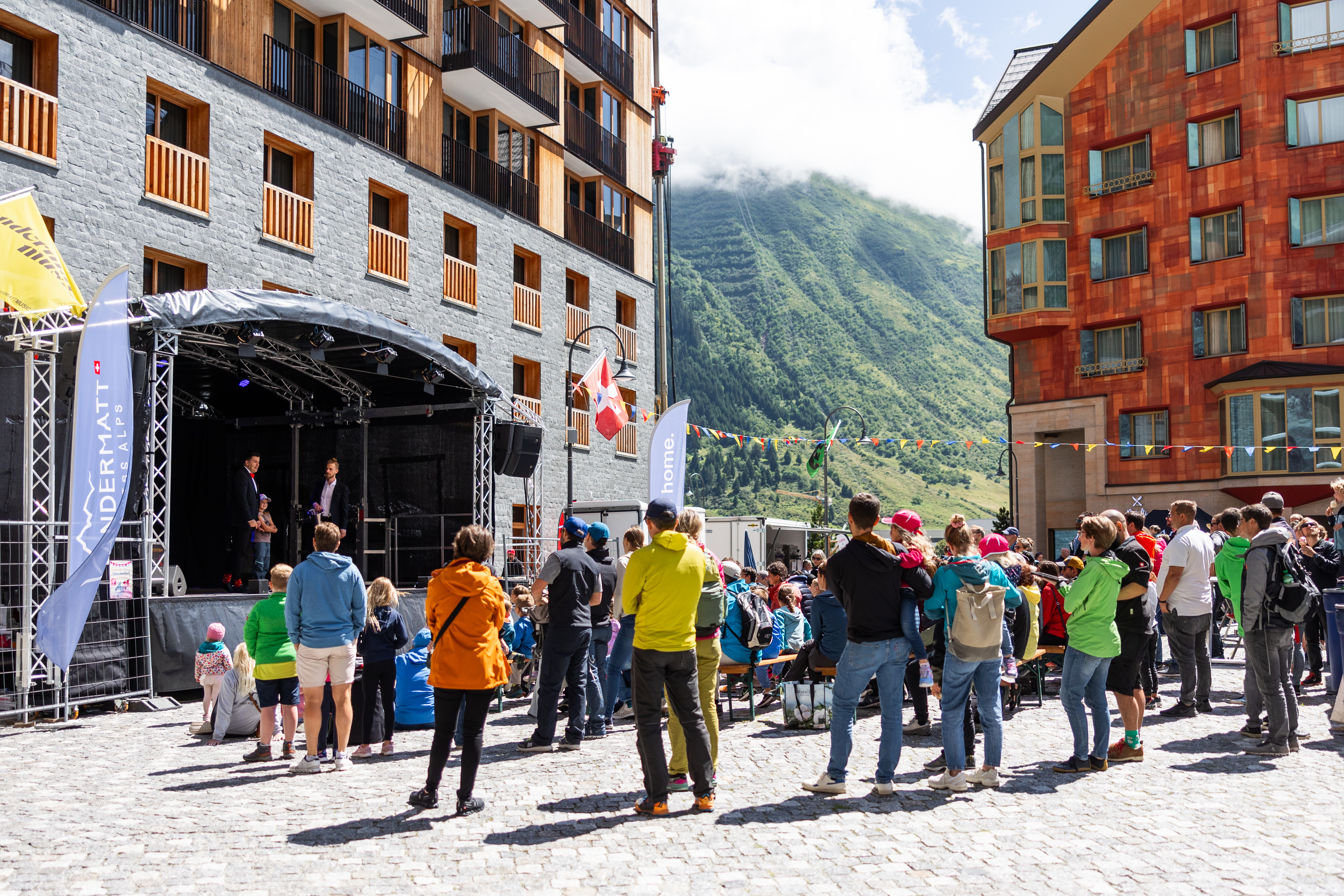 2023 07 31 ASA_Kinderfest_Zaubersocken_Piazza Gottardo @Steve Wenger.jpg
